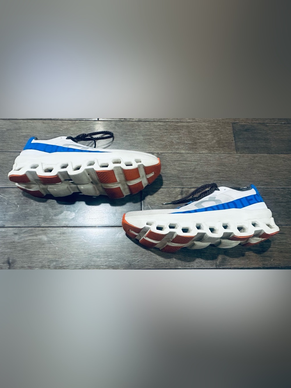 On Cloud Women’s Sz 10 Frost/Cobalt Cloudmonster Running Shoes